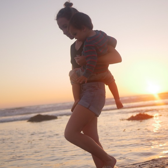 Meet your Posher, Ashley 😘 - Picture 3 of 6